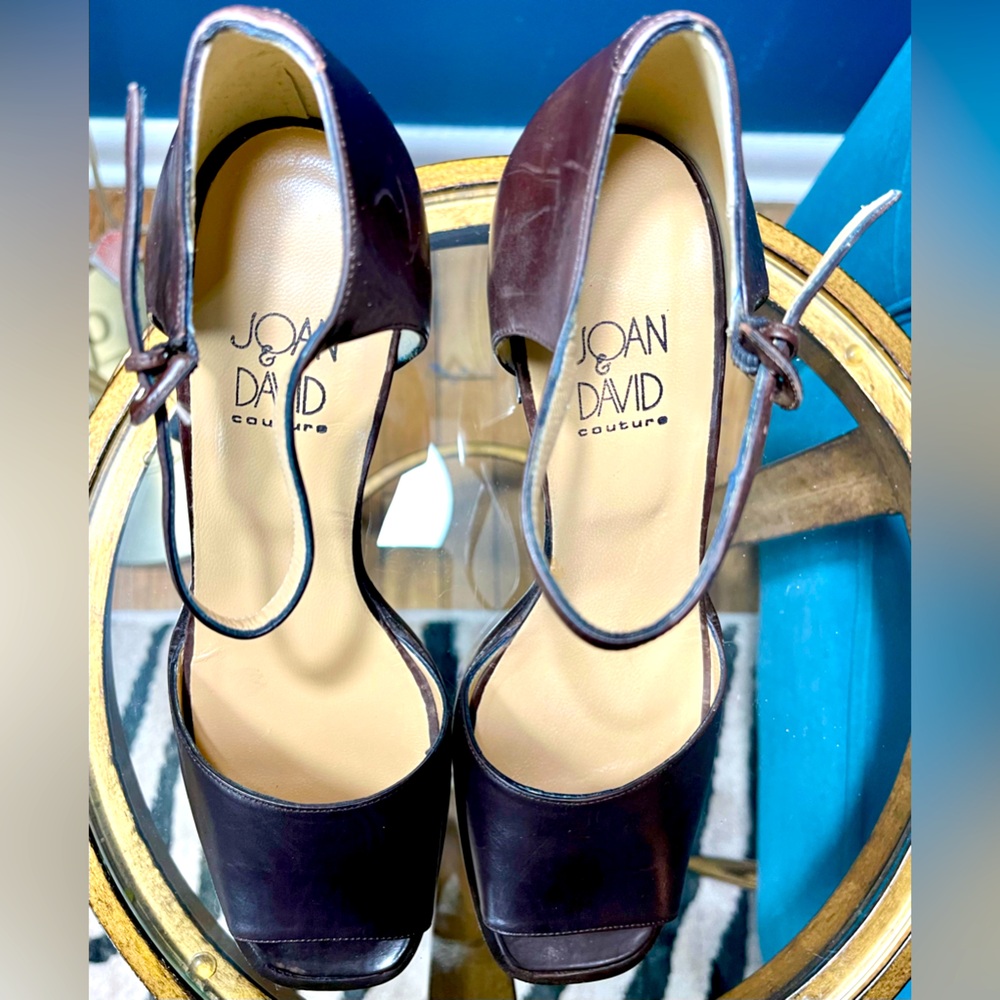 Vintage 90’s Joan & David Couture Espresso Leather strap sandals. 8M Brand New.